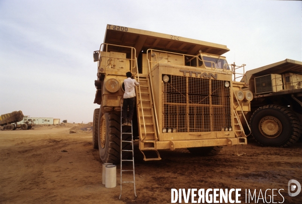 Mines de Fer - Mauritanie. vehicules de chantier