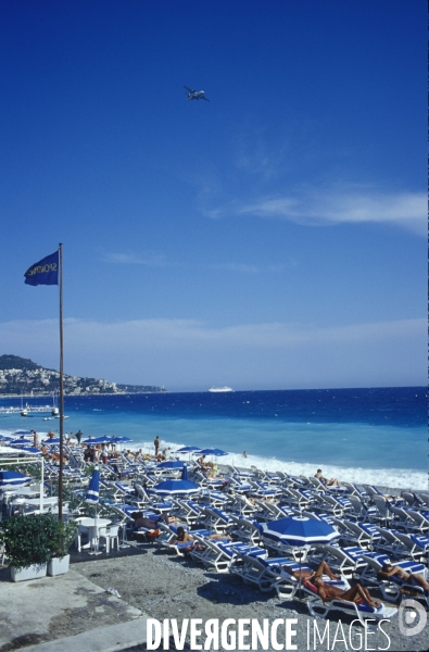 Nice;  promenade des anglais.