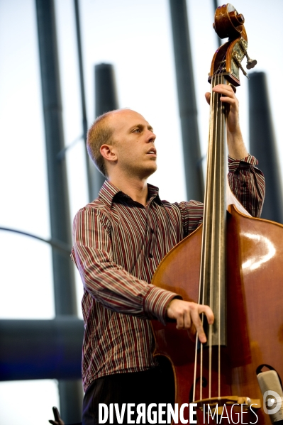 YARON HERMAN TRIO : Yaron Herman ( piano)  Matt BREWER ( Bass), Gerald CLEAVER ( drums) Jazz à Juan