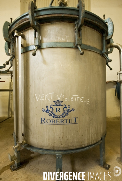 ROBERTET Grasse. Distillation