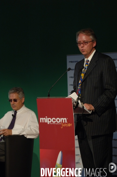 Mipcom  Junior marché  mondial des programmes télévisés pour enfants. Conference de deux majors du marché Andy Heyward et Toper Taylor (ici)