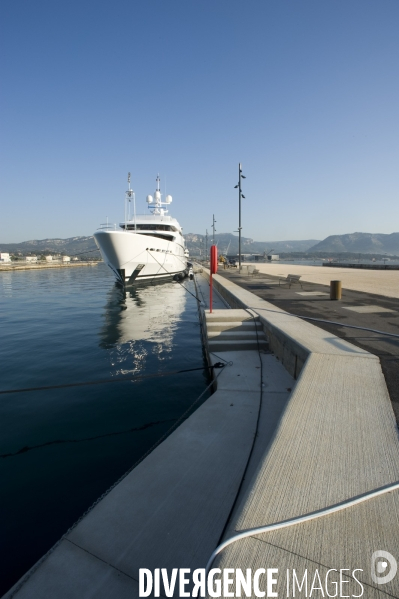 Le nouveau port de la Seyne-sur-mer actuellement en construction s ouvre aux premiers yachts.