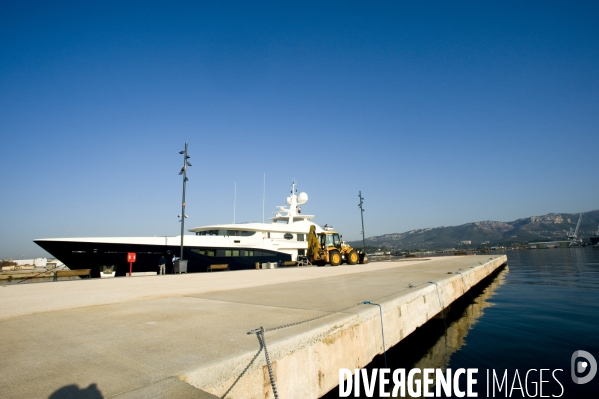 Le nouveau port de la Seyne-sur-mer actuellement en construction s ouvre aux premiers yachts.