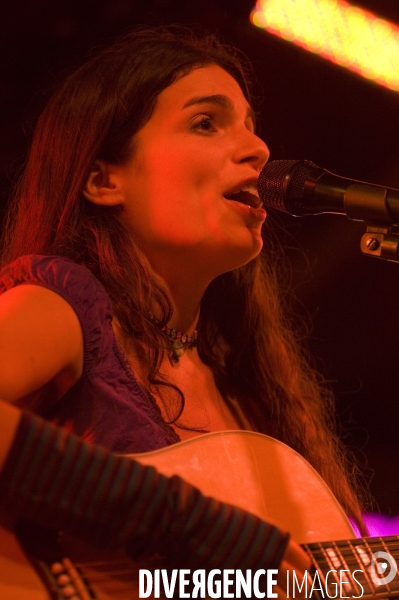 La nouvelle chanteuse folk Yael Naim