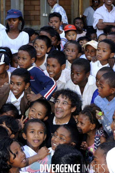 Laurent Voulzy et Davy Sicard parrains de l association Aïna Enfance et Avenir à  Madagascar
