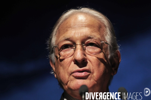 Jacques R. SAADE Fondateur et Président du Conseil d administration de CMA CGM