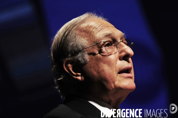 Jacques R. SAADE Fondateur et Président du Conseil d administration de CMA CGM