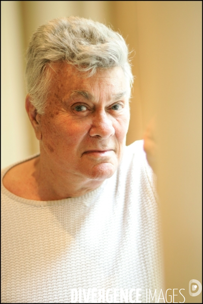 L acteur Tony CURTIS à Paris / The actor tony CURTIS in Paris