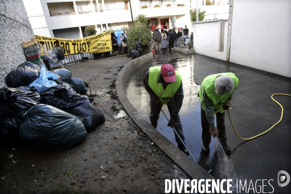 Evacuation des squatteurs du gymnase de cachan.