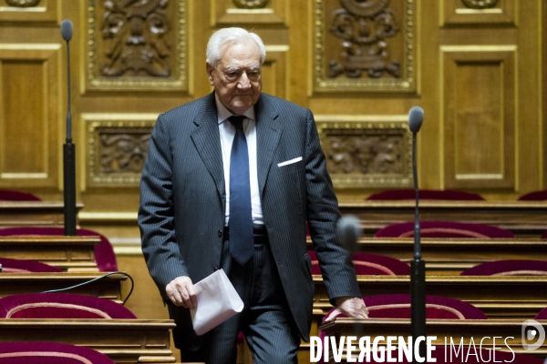 SENAT : Debat sur les finances publiques.