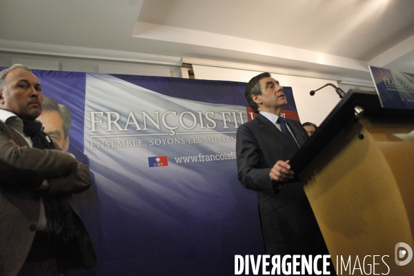 Conférence de presse de François FILLON pour annoncer la création d un nouveau groupe parlementaire, le  Rassemblement UMP .