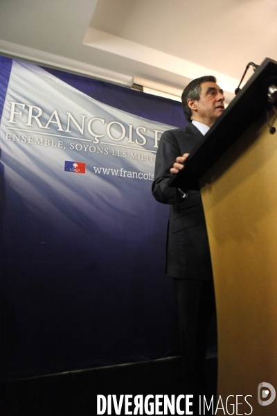 Conférence de presse de François FILLON pour annoncer la création d un nouveau groupe parlementaire, le  Rassemblement UMP .