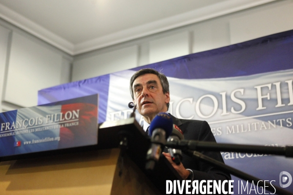 Conférence de presse de François FILLON pour annoncer la création d un nouveau groupe parlementaire, le  Rassemblement UMP .