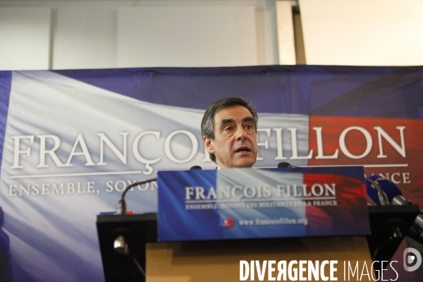 Conférence de presse de François FILLON pour annoncer la création d un nouveau groupe parlementaire, le  Rassemblement UMP .