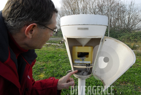 Météo France. Station Régionale de Nice. L implantation de Météo France dans chaque département de métropole et d outre mer garantie une qualité technique des prévisions à court terme et à petite échelle  au travers d une expertise locale fort