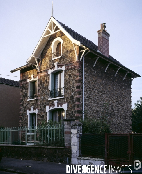 Vitry sur Seine, pavillon de meulière, rue du colonel Moll.