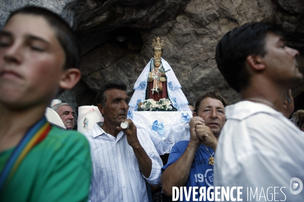 Pèlerinage des gitans et des gens du voyage à Lourdes