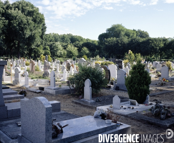 Thiais, cimetière parisien, carré musulman