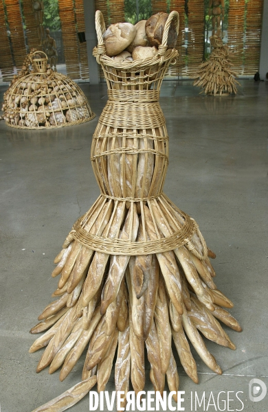 Pain et couture par JP Gaultier
