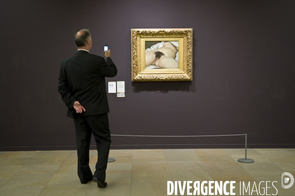 Visite au Musée d Orsay. Photographier les oeuvres est desormais interdit. Gustave Courbet, L Origine du monde