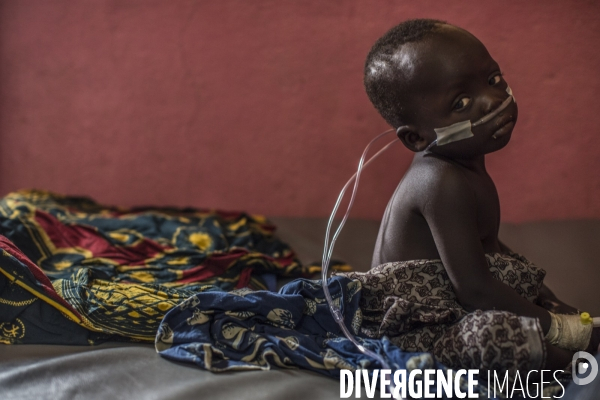 Hopital de paoua, en republique centrafricaine, gere par msf.
