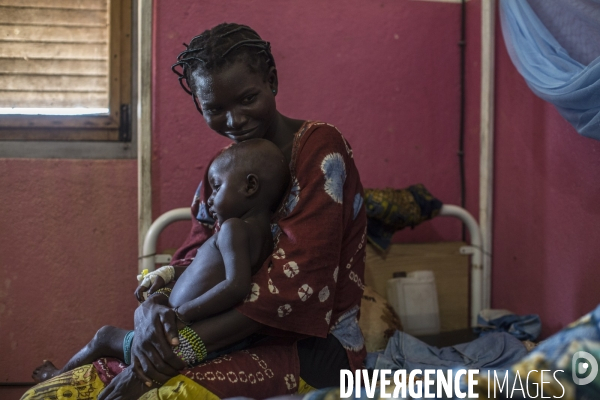 Hopital de paoua, en republique centrafricaine, gere par msf.
