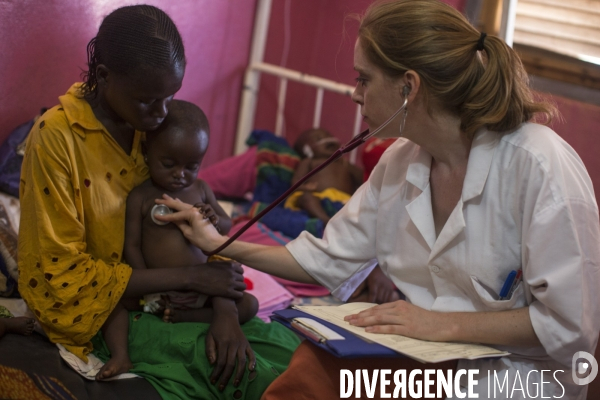 Hopital de paoua, en republique centrafricaine, gere par msf.