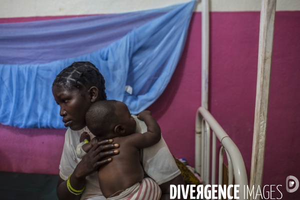 Hopital de paoua, en republique centrafricaine, gere par msf.