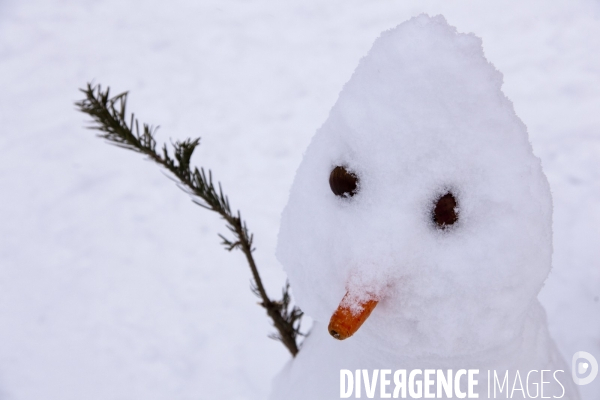 Les bonhommes de neige de la place des Vosges.