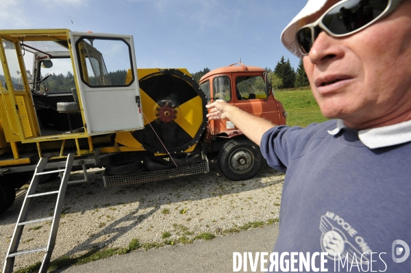 Haute-Savoie au printemps : bapteme en planeur au dessus des Alpes du lac Leman