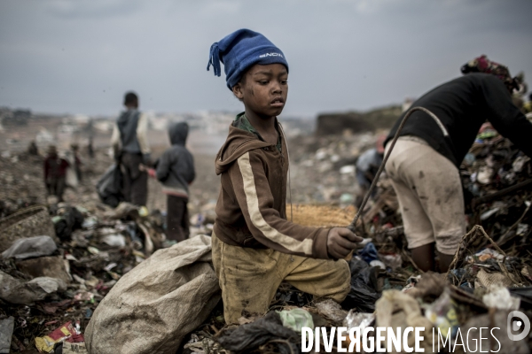 La decharge d  andralanitra, a madagascar.