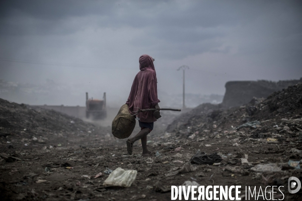 La decharge d  andralanitra, a madagascar.
