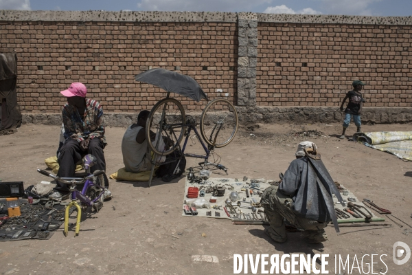 La decharge d  andralanitra, a madagascar.