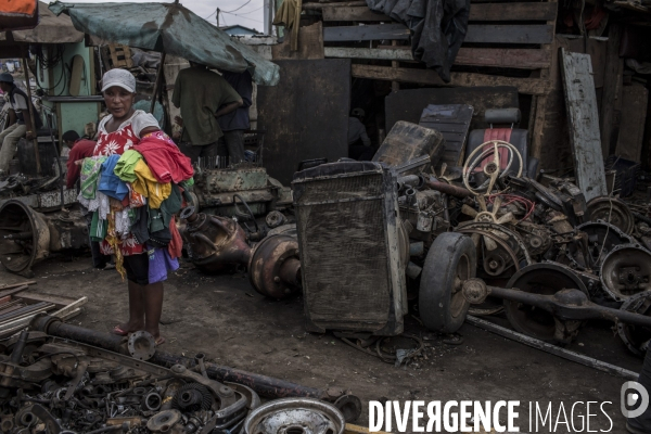 La decharge d  andralanitra, a madagascar.