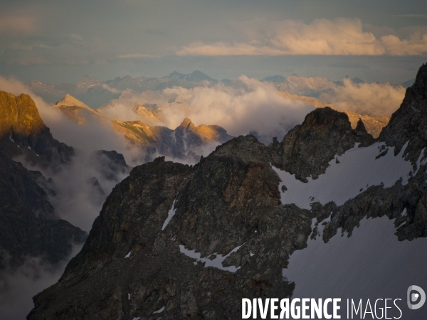 Rando alpinisme aux Écrins : les neiges du Dôme à  4000 