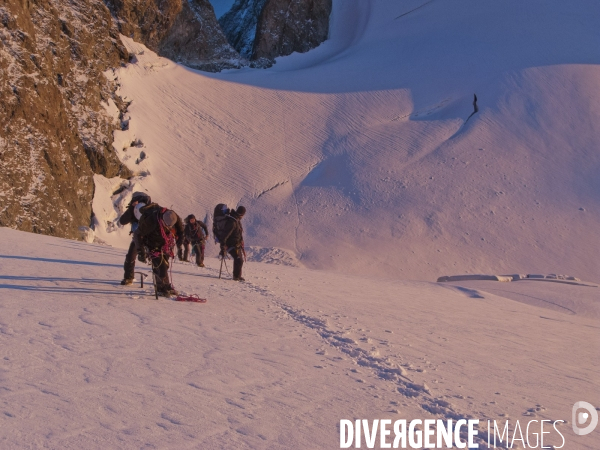 Rando alpinisme aux Écrins : les neiges du Dôme à  4000 