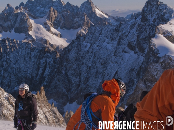 Rando alpinisme aux Écrins : les neiges du Dôme à  4000 