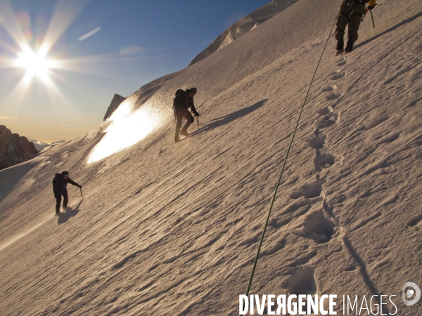 Rando alpinisme aux Écrins : les neiges du Dôme à  4000 