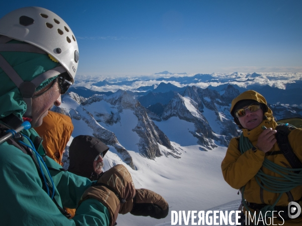 Rando alpinisme aux Écrins : les neiges du Dôme à  4000 