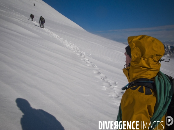 Rando alpinisme aux Écrins : les neiges du Dôme à  4000 