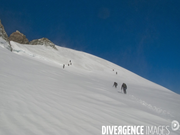 Rando alpinisme aux Écrins : les neiges du Dôme à  4000 