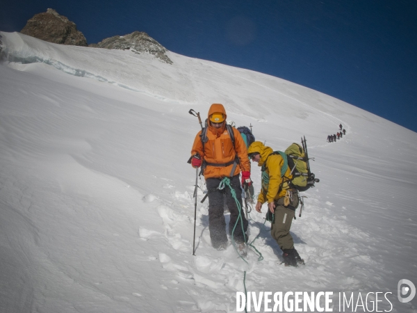 Rando alpinisme aux Écrins : les neiges du Dôme à  4000 