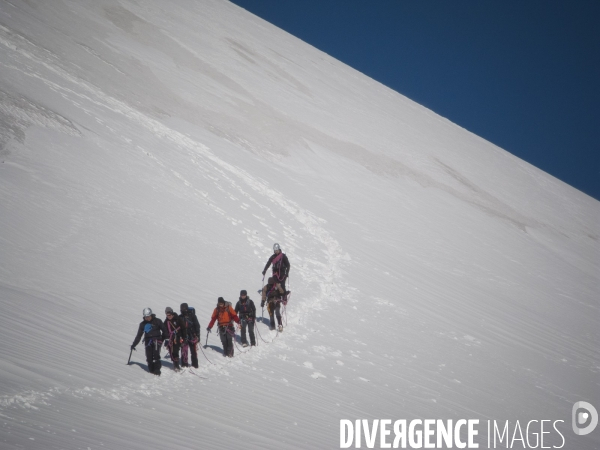 Rando alpinisme aux Écrins : les neiges du Dôme à  4000 