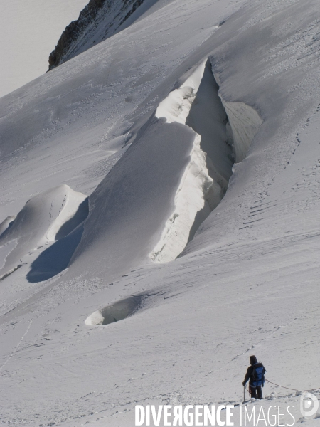 Rando alpinisme aux Écrins : les neiges du Dôme à  4000 