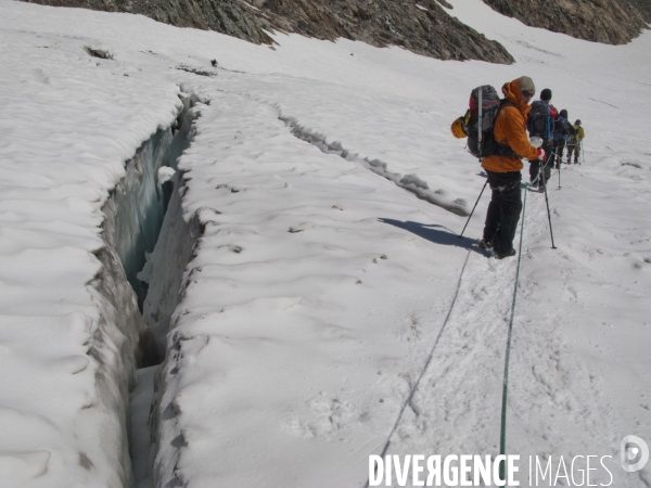 Rando alpinisme aux Écrins : les neiges du Dôme à  4000 