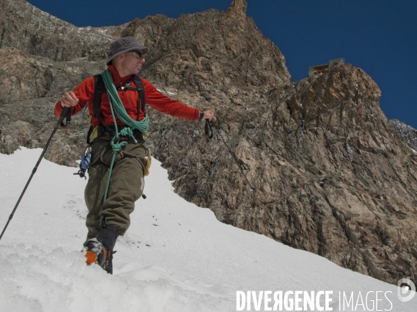 Rando alpinisme aux Écrins : les neiges du Dôme à  4000 