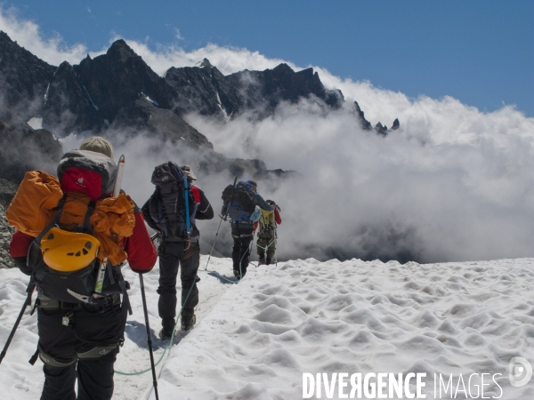 Rando alpinisme aux Écrins : les neiges du Dôme à  4000 