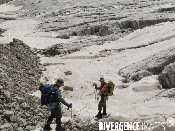 Rando alpinisme aux Écrins : les neiges du Dôme à  4000 