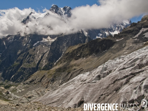 Rando alpinisme aux Écrins : les neiges du Dôme à  4000 
