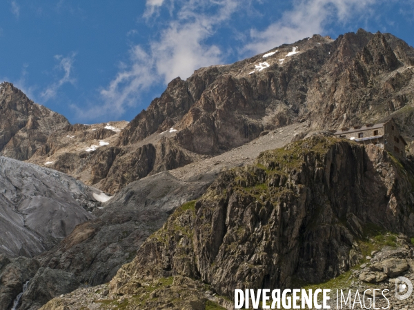 Rando alpinisme aux Écrins : les neiges du Dôme à  4000 